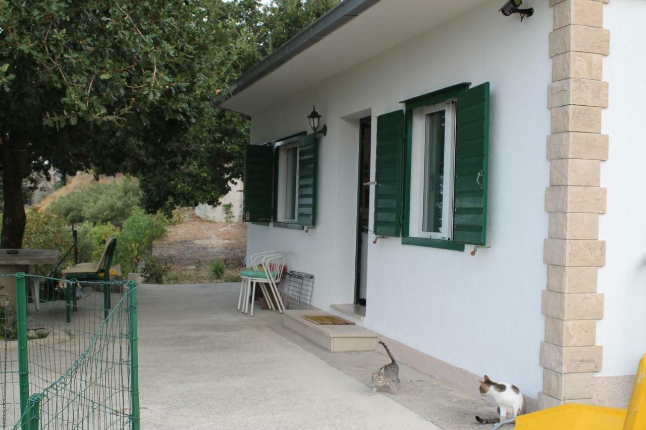 Villa " Davorka" พอดโกรา ภายนอก รูปภาพ